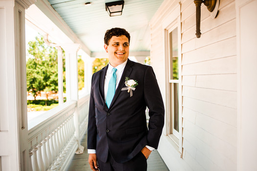 Posing ideas for groom pictures | groom poses for wedding photos