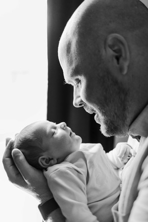 Photographer Posing Guide to Best Poses for Documentary Newborn Sessions | Newborn Photographer