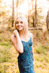 Senior Picture Poses | Chattanooga Photographer