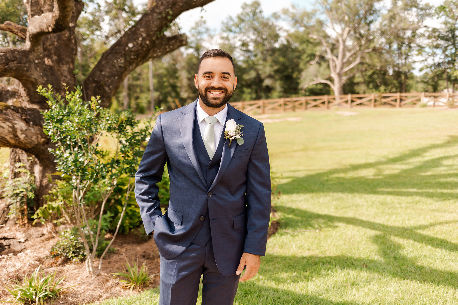 Rainy fall outdoor wedding | Alabama wedding photographer