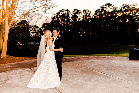 Spring Outdoor Wedding Inspiration | Mississippi Wedding Photographer