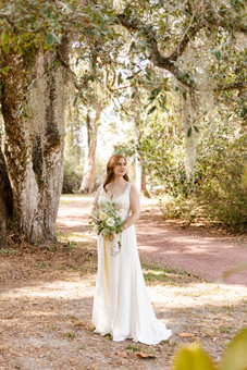 Bridal portrait ideas and poses for bridal photos | Alabama wedding photographer