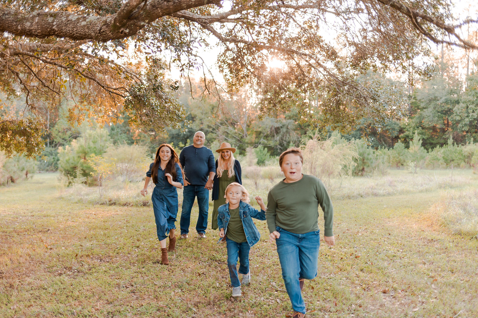 Outdoor family adventure session | Alabama family photographer