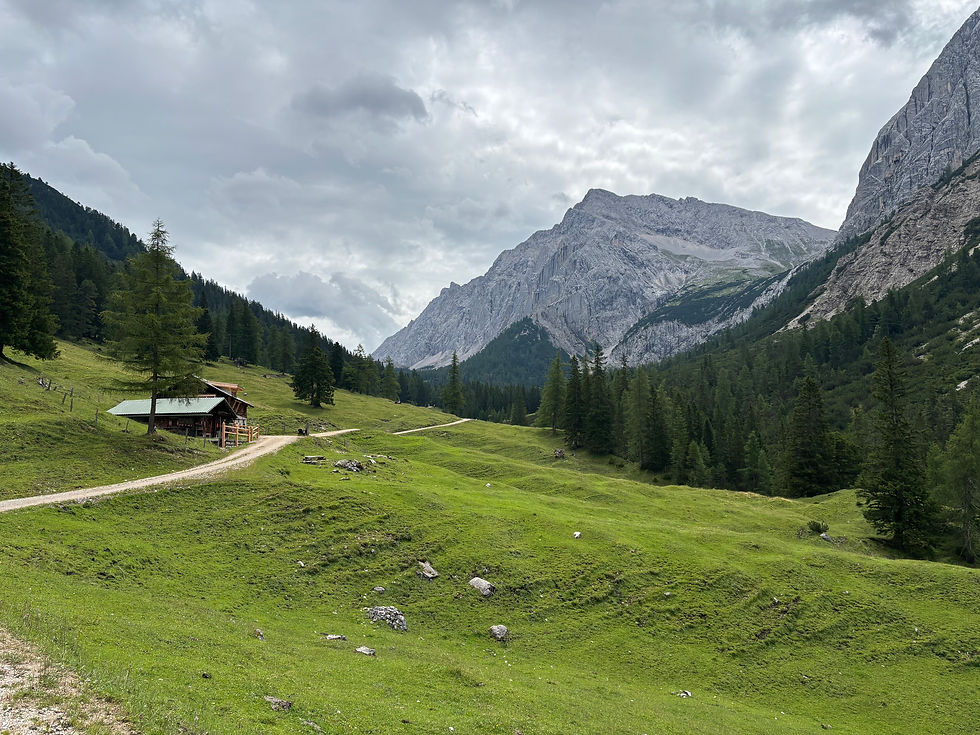 Weg zur Hallerangeralm im Karwendelgebirge