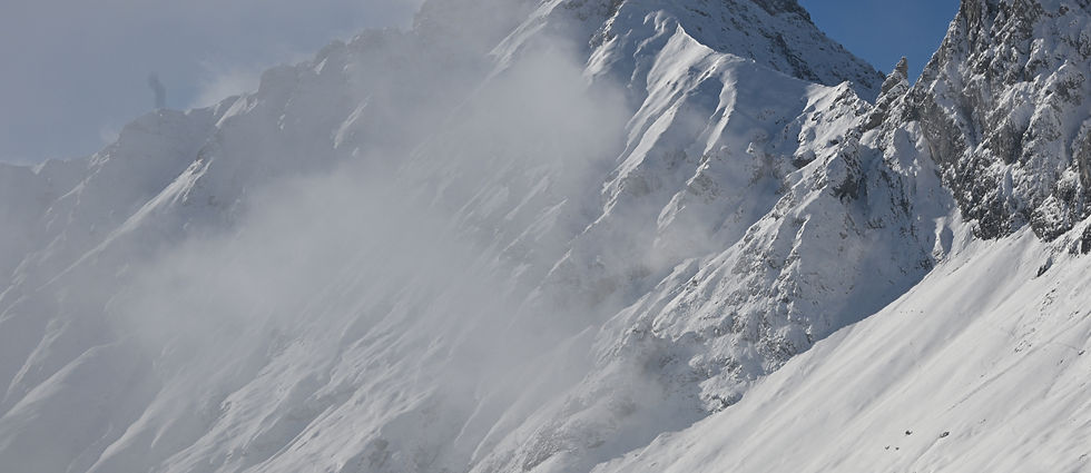 Schneebedeckter Berg in Tirol