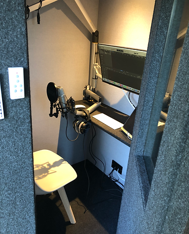 Anna Lawrence Voiceover_Broadcast Quality Home Recording Studio_FemaleBritishVoiceover