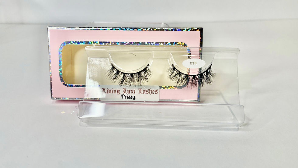 Thumbnail: Living Luxi Lashes 