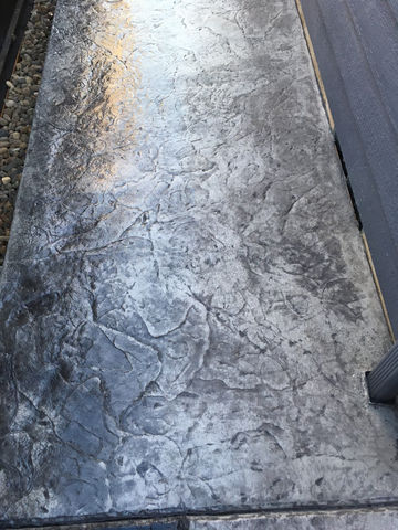 Decorative stamp that imitates natural stone