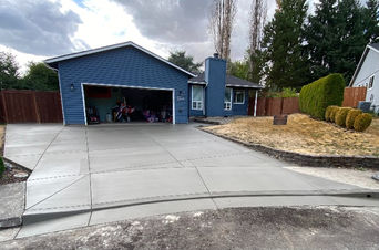 New concrete driveway with approach Beaverton, OR
