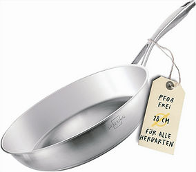 Silberthal PFAS-freie Edelstahlpfanne ohne Beschichtung mit Zettelanhänger für alle Herdarten