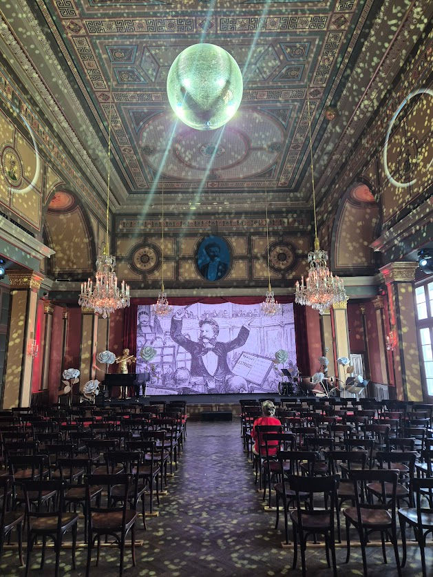 Film über das Leben von Johann Strauss im Konzertsaal des gleichnamigen Museums in Döbling.