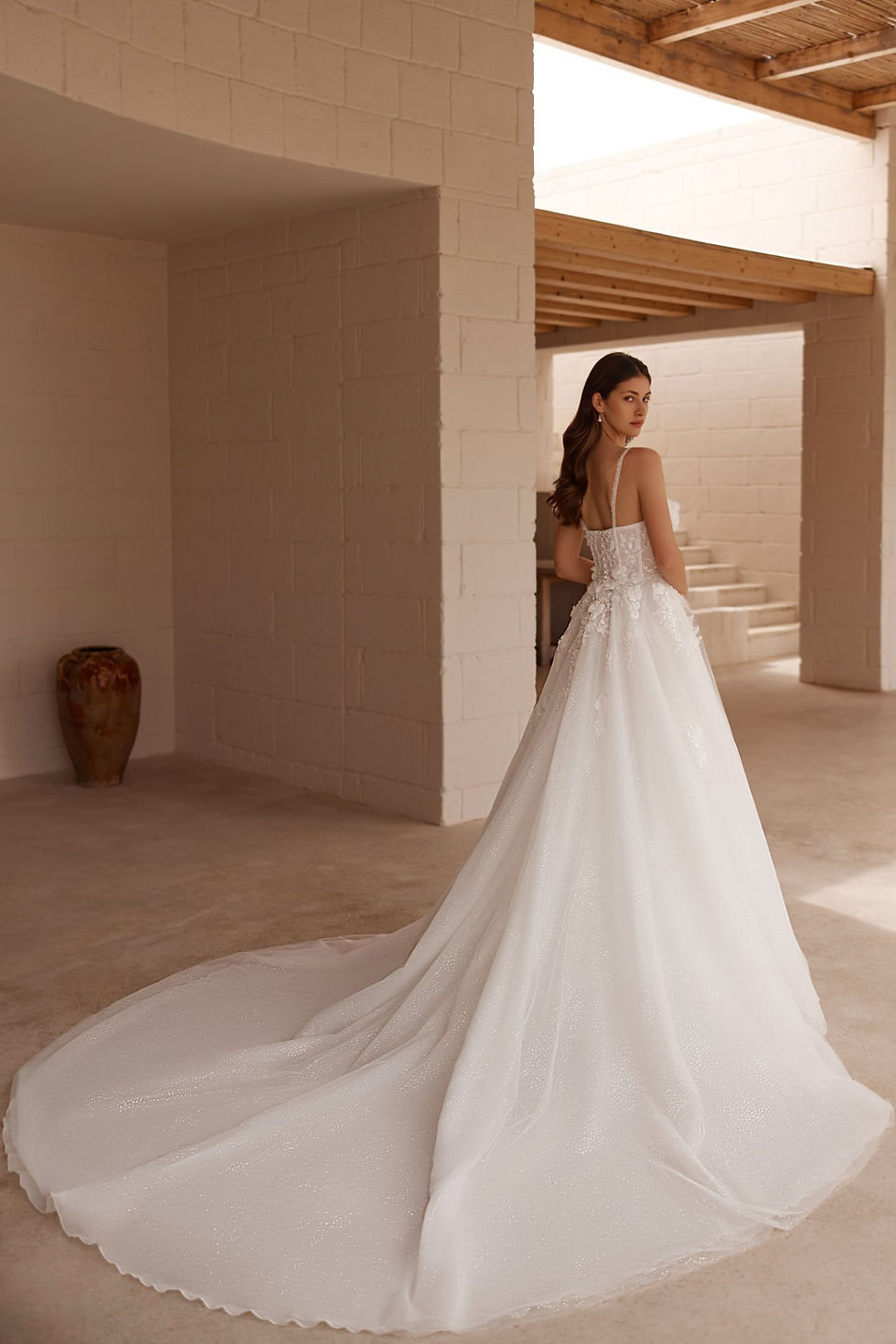 縮圖：back view of 5707 lace glitter wedding dress