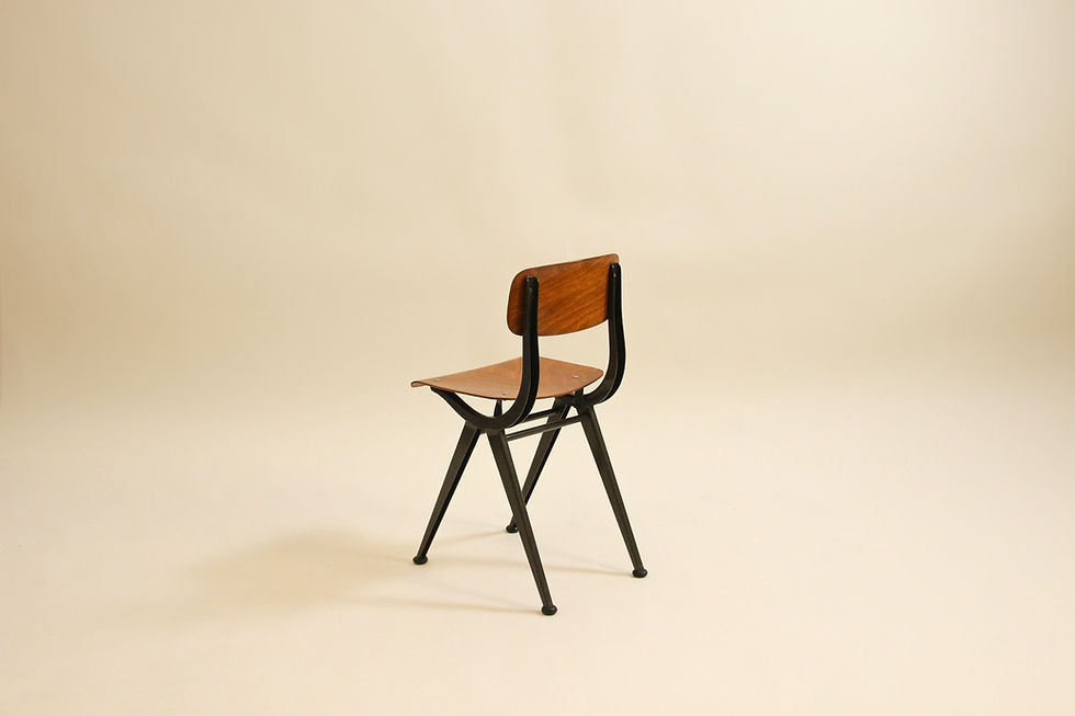 Miniature : Chaise enfant CE013. FRISO KRAMER