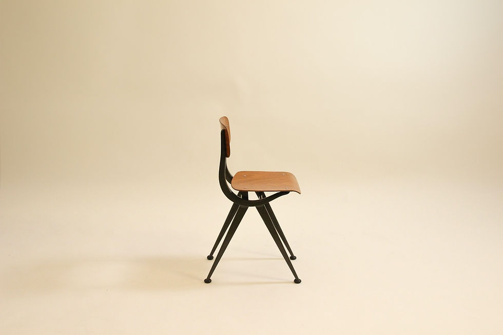 Miniature : Chaise enfant CE013. FRISO KRAMER