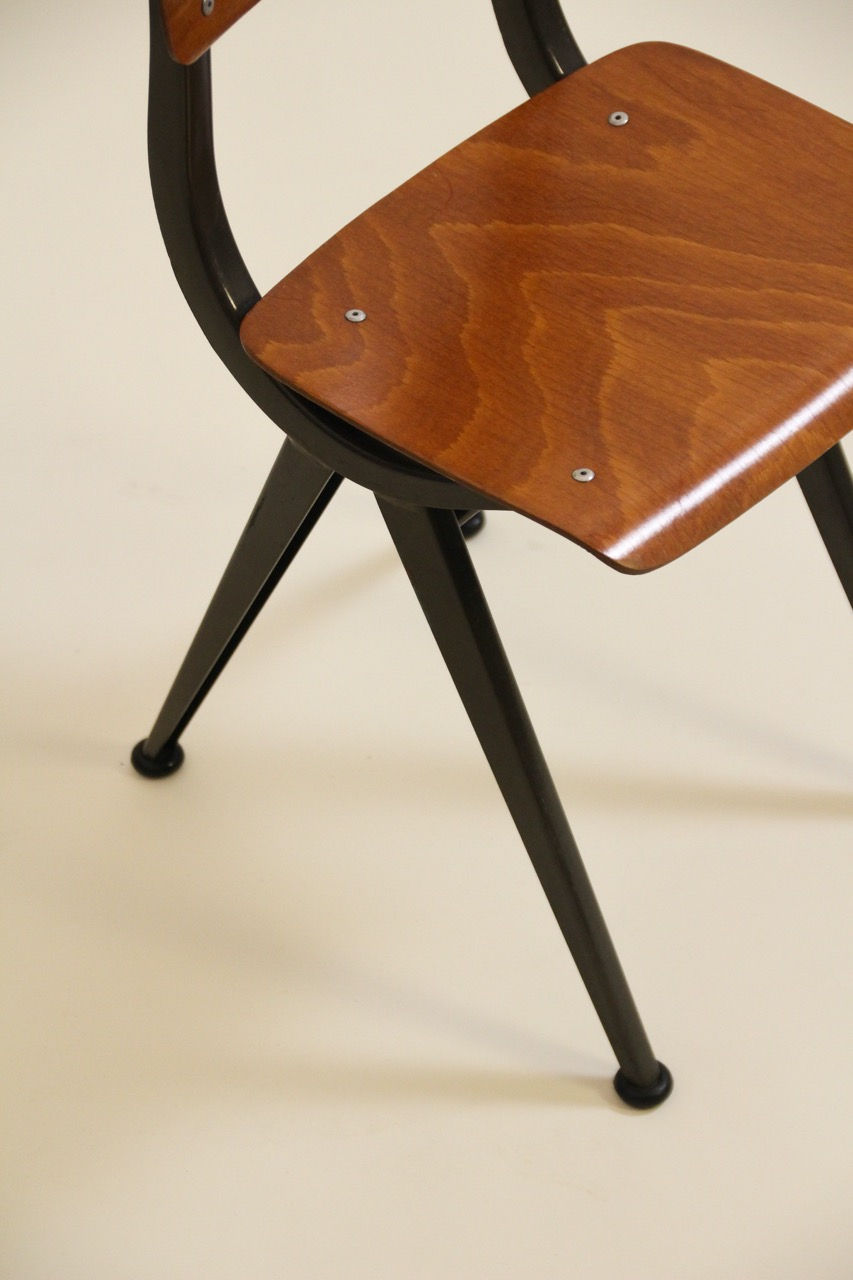 Miniature : Chaise enfant CE013. FRISO KRAMER