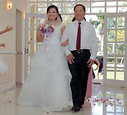 Mina Chinese Marriage Celebrant Brisbane Cultural Bilingual in Mandarin Cantonese and English