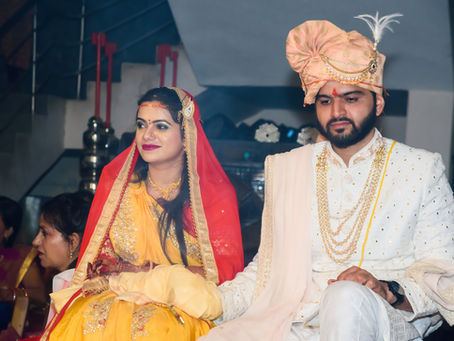 Capturing the Moment: Choosing Between Candid and Traditional Photography for Your Event