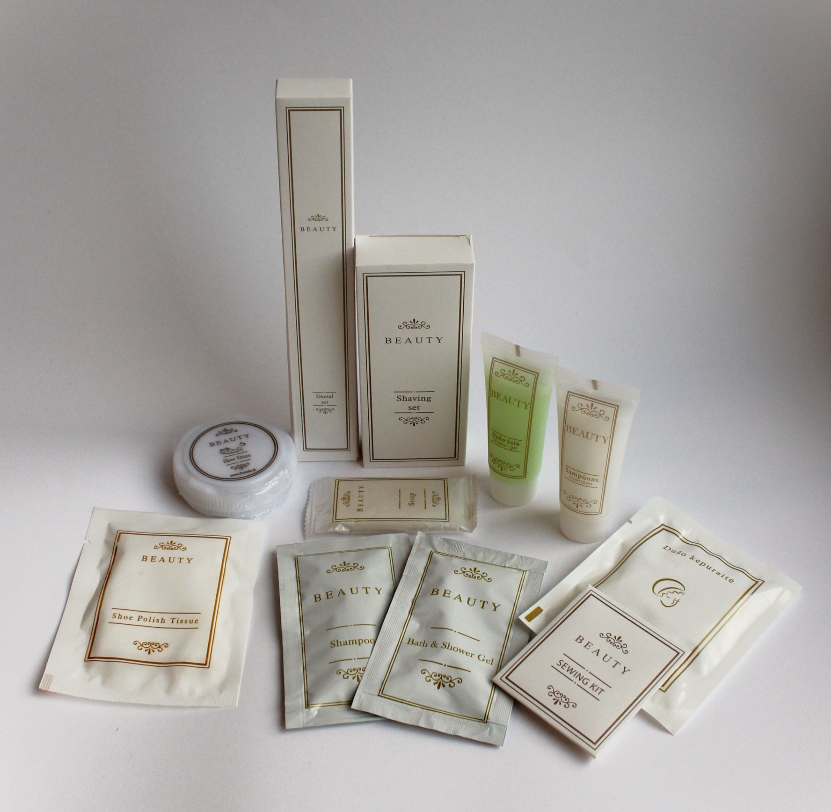 Kelioninis kosmetikos rinkinys šeimai BEAUTY (viso 55vnt.)