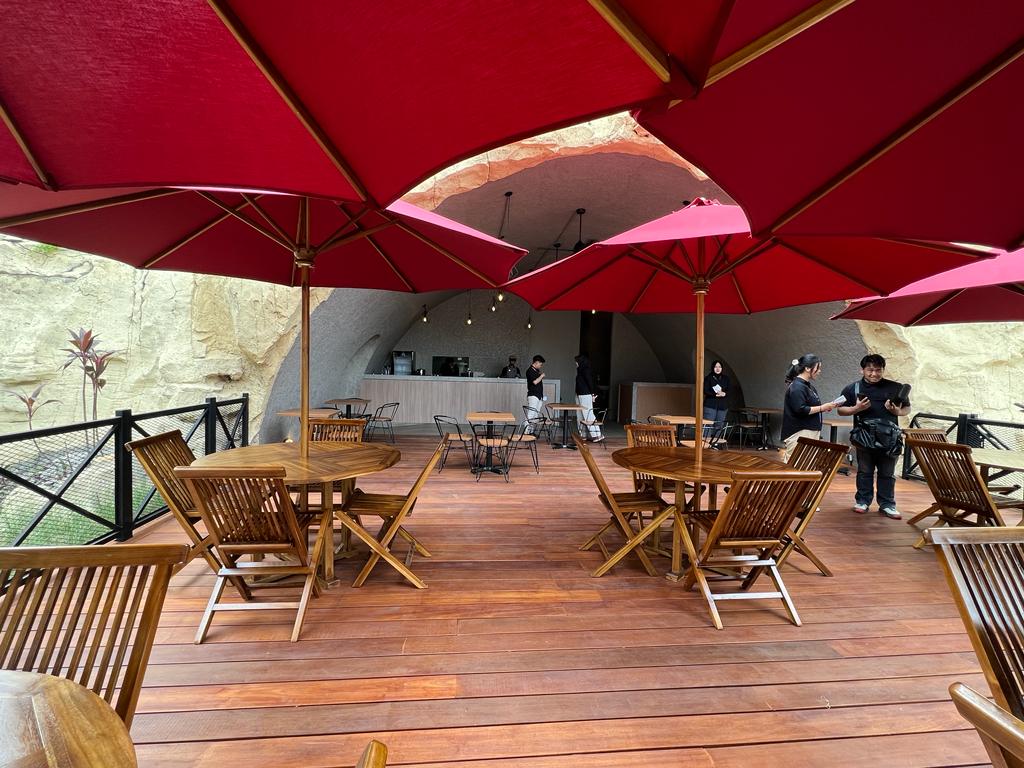 Gua Bantimurung - Taman Burung Taman Mini Indonesia Indah