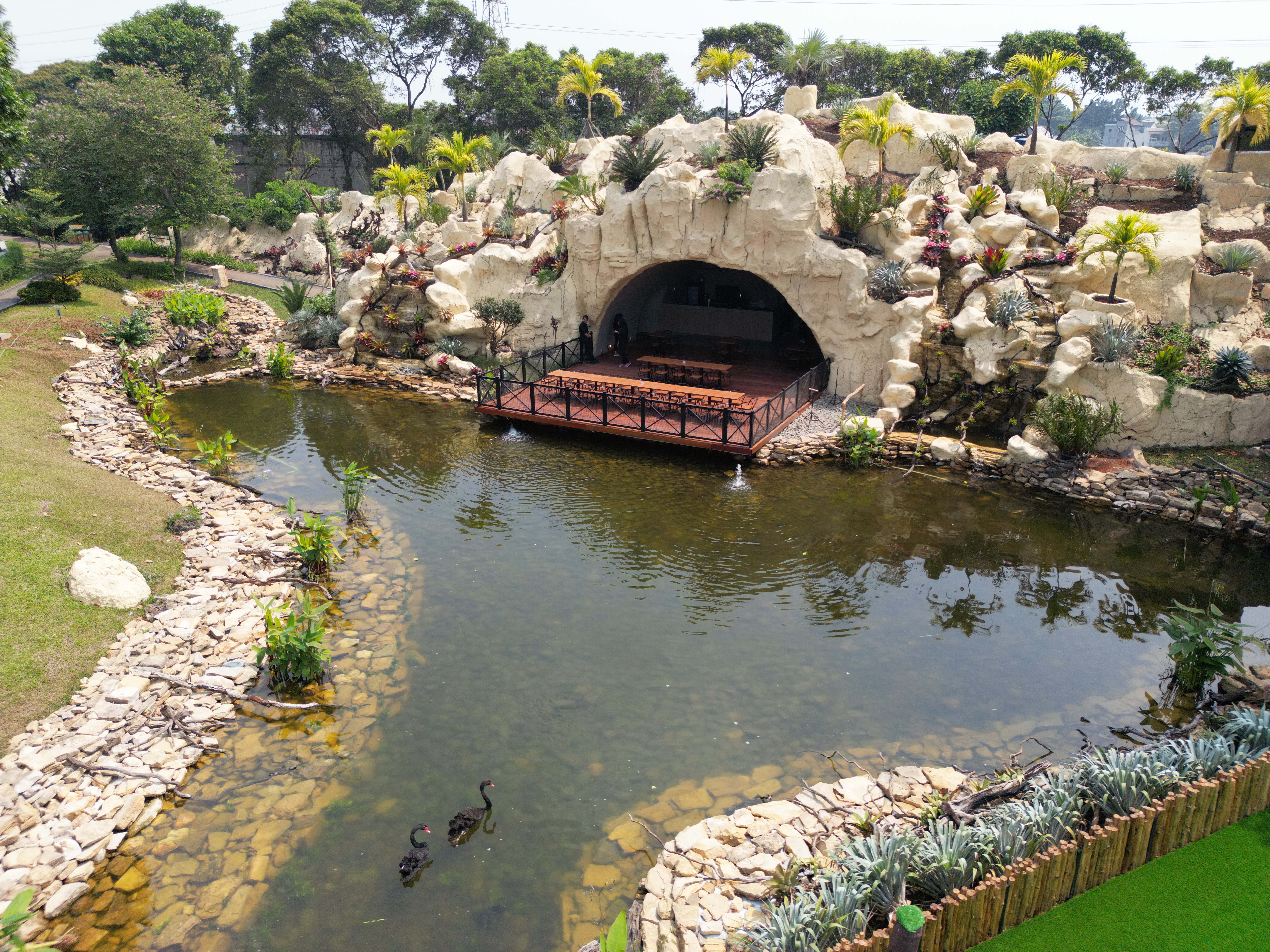 Gua Bantimurung - Taman Burung Taman Mini Indonesia Indah