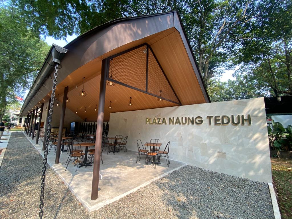 Plaza Naung Teduh - Taman Burung Taman Mini Indonesia Indah