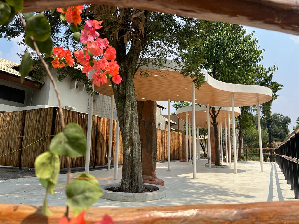 Plaza Kekekow - Taman Burung Taman Mini Indonesia Indah