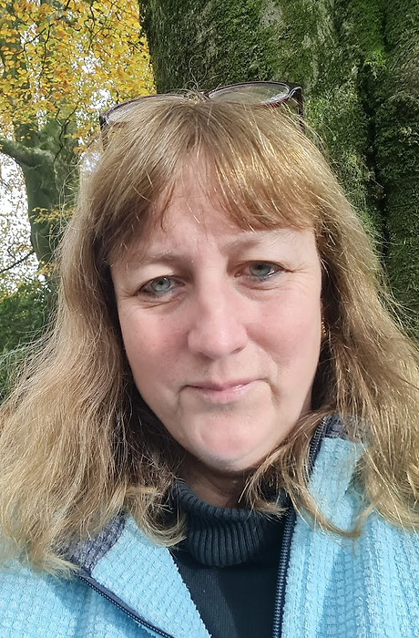 Carolyn photo.jpg