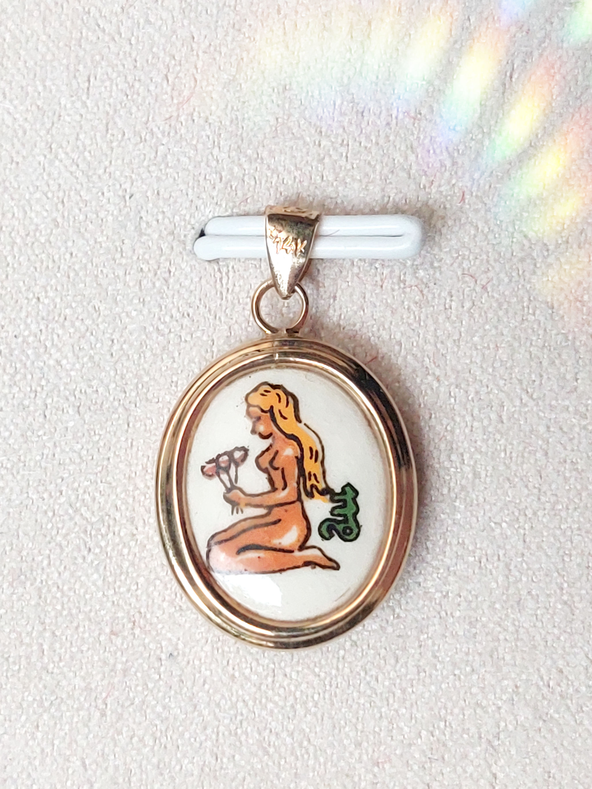 Vintage Pendant solid 14k gold with Limoges - Virgo