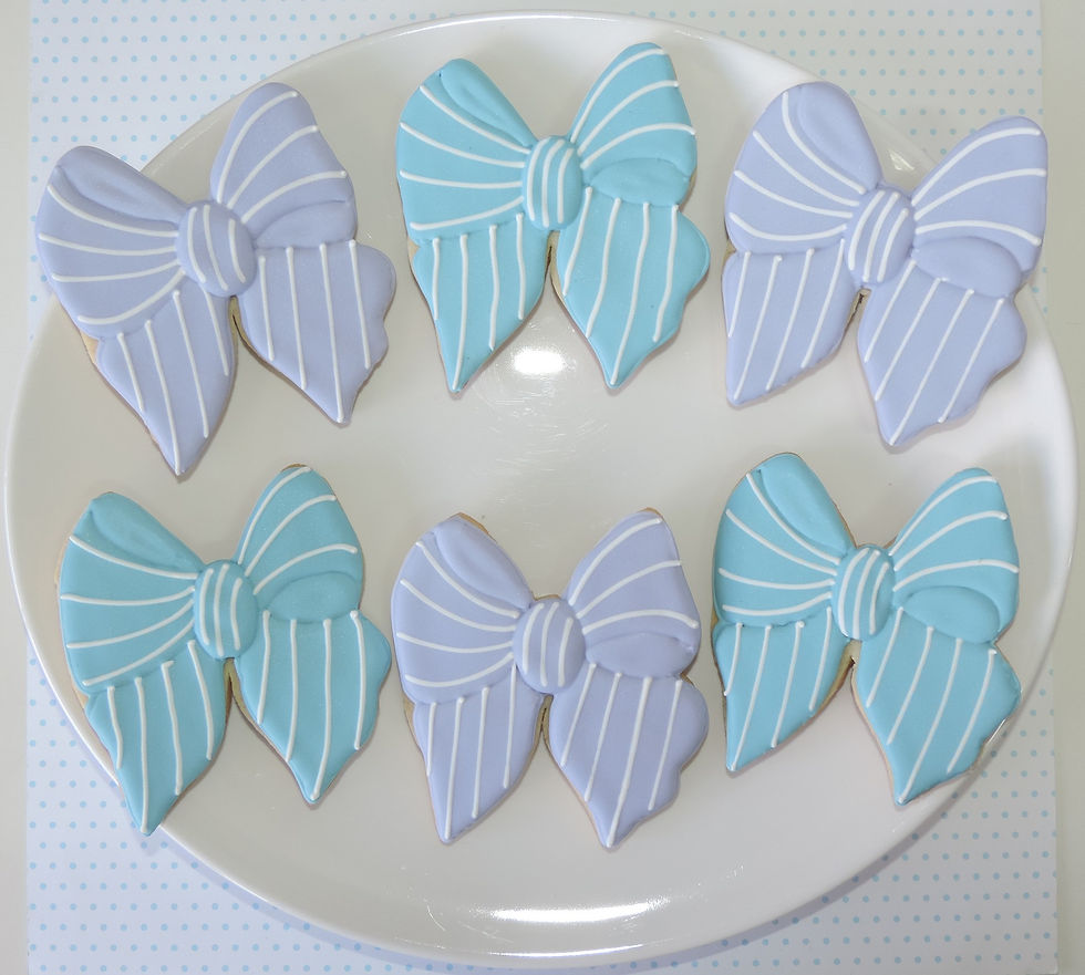 Biscoitos Decorados Laços Azuis e Lilases