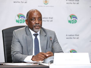 Simelane beantwoord moeilike vrae