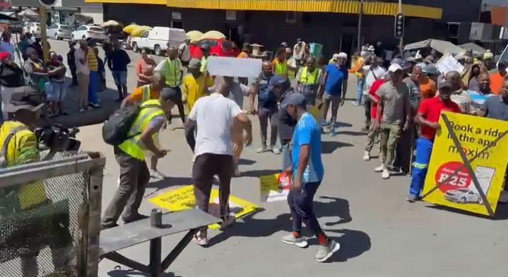 Skermgreep. SABC News