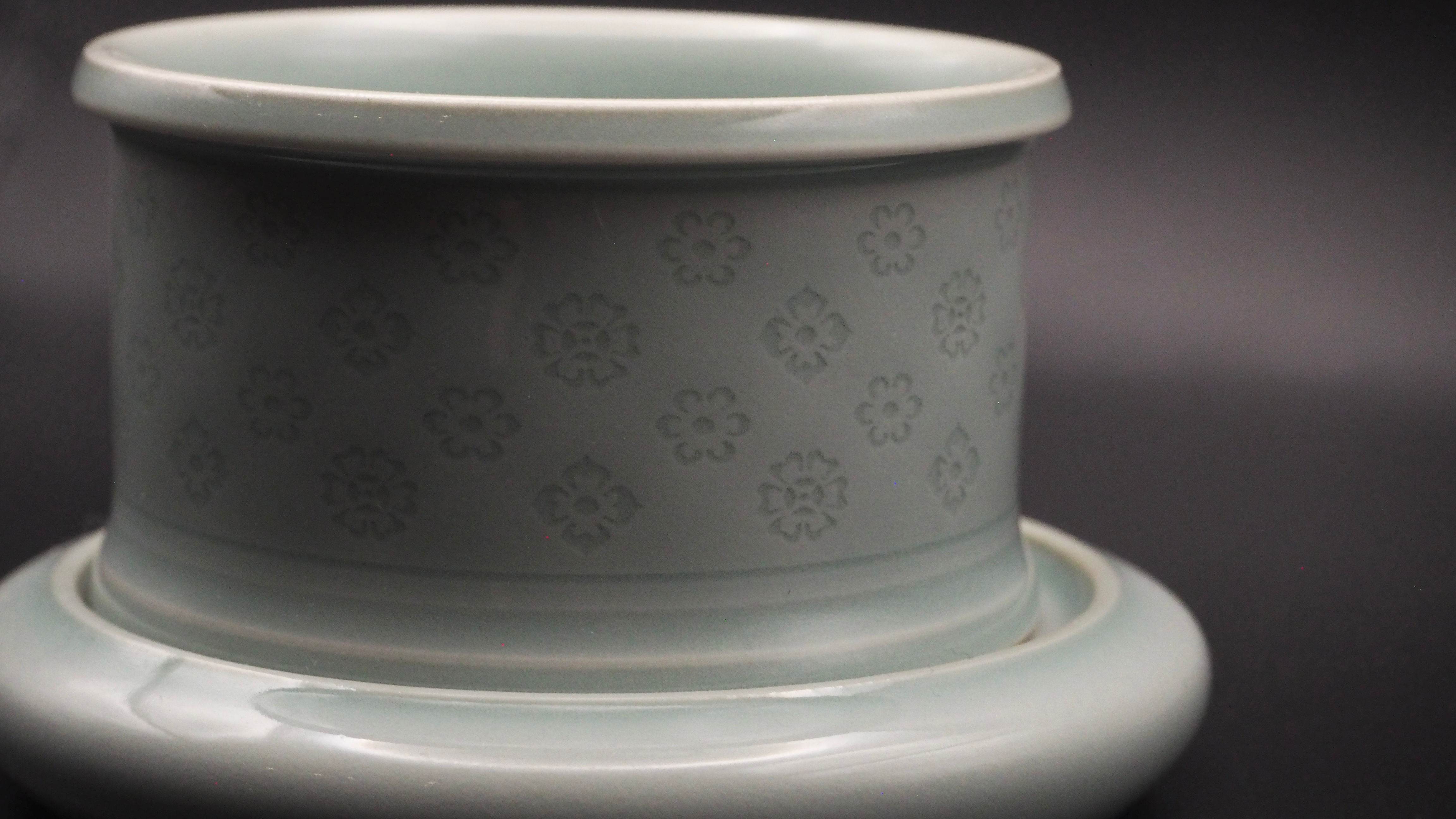 Pink-Green Celadon Spinning Cup with Tang Dynasty Baoxiang Motif & Stand