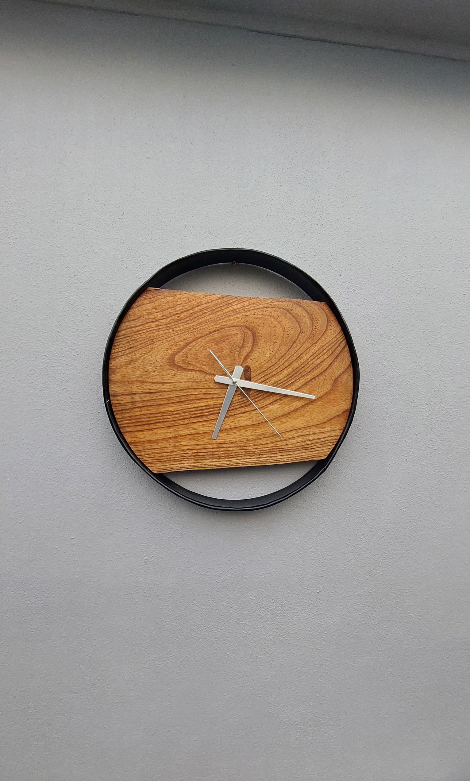 Rustic Wood Slice Clock