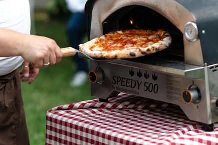 Authentic pizza experience for destination wedding guests in Italy
Italian pizza oven catering for wedding receptions