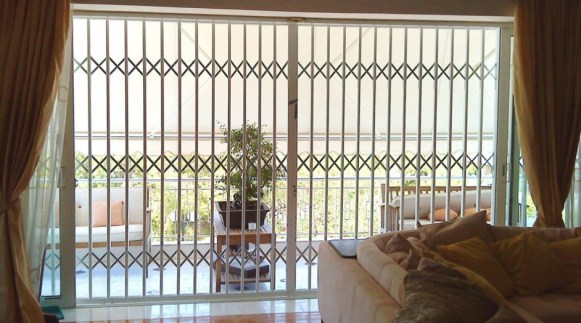 grille extensible - proteger votre baie vitrée