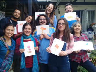 Aprendiendo a ilustrar hongos con nuestra micófila Valentina