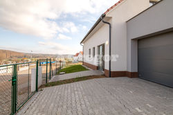 Dům na prodej s garáží