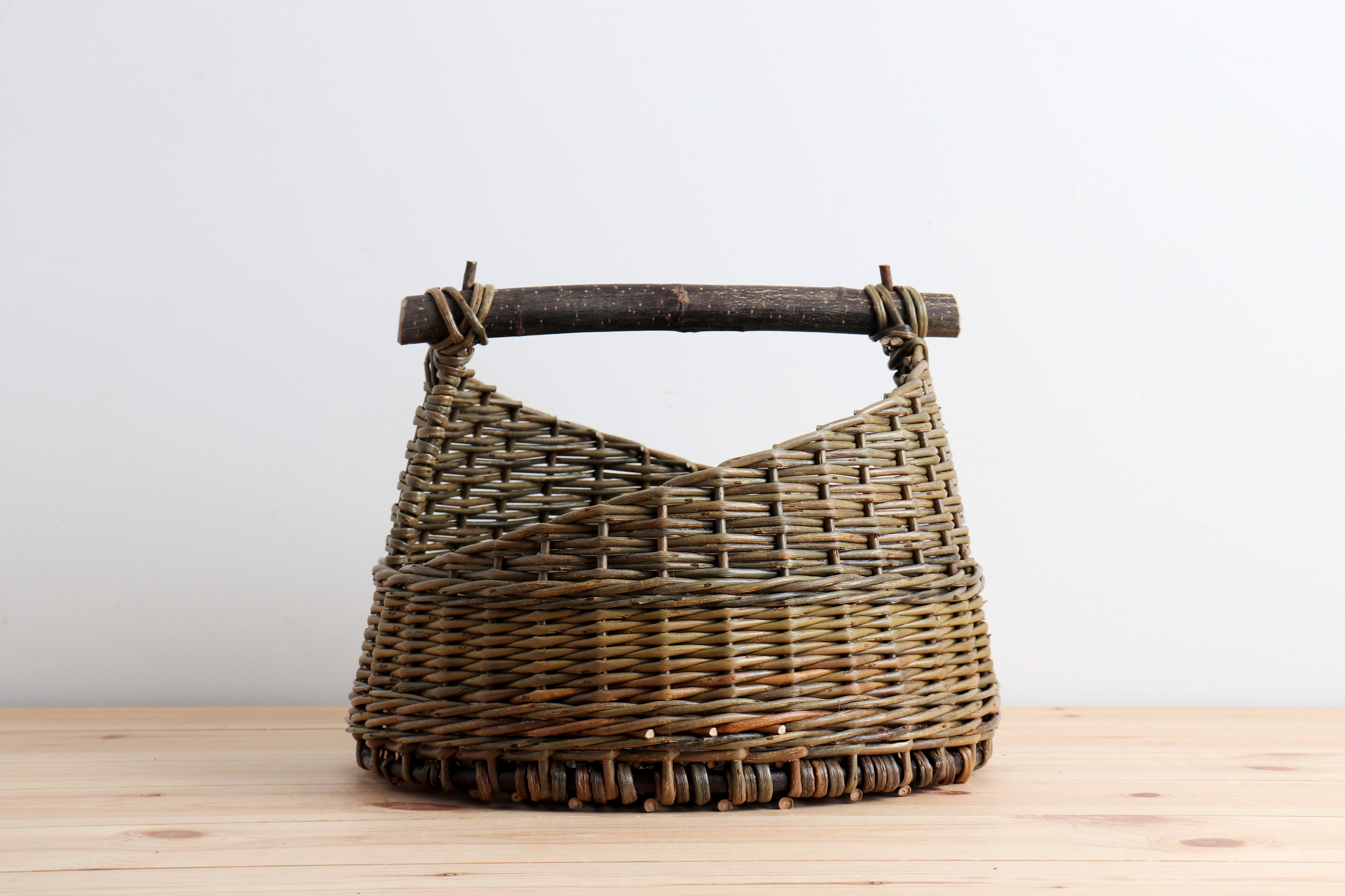 asymmetric contemporary basket | medium