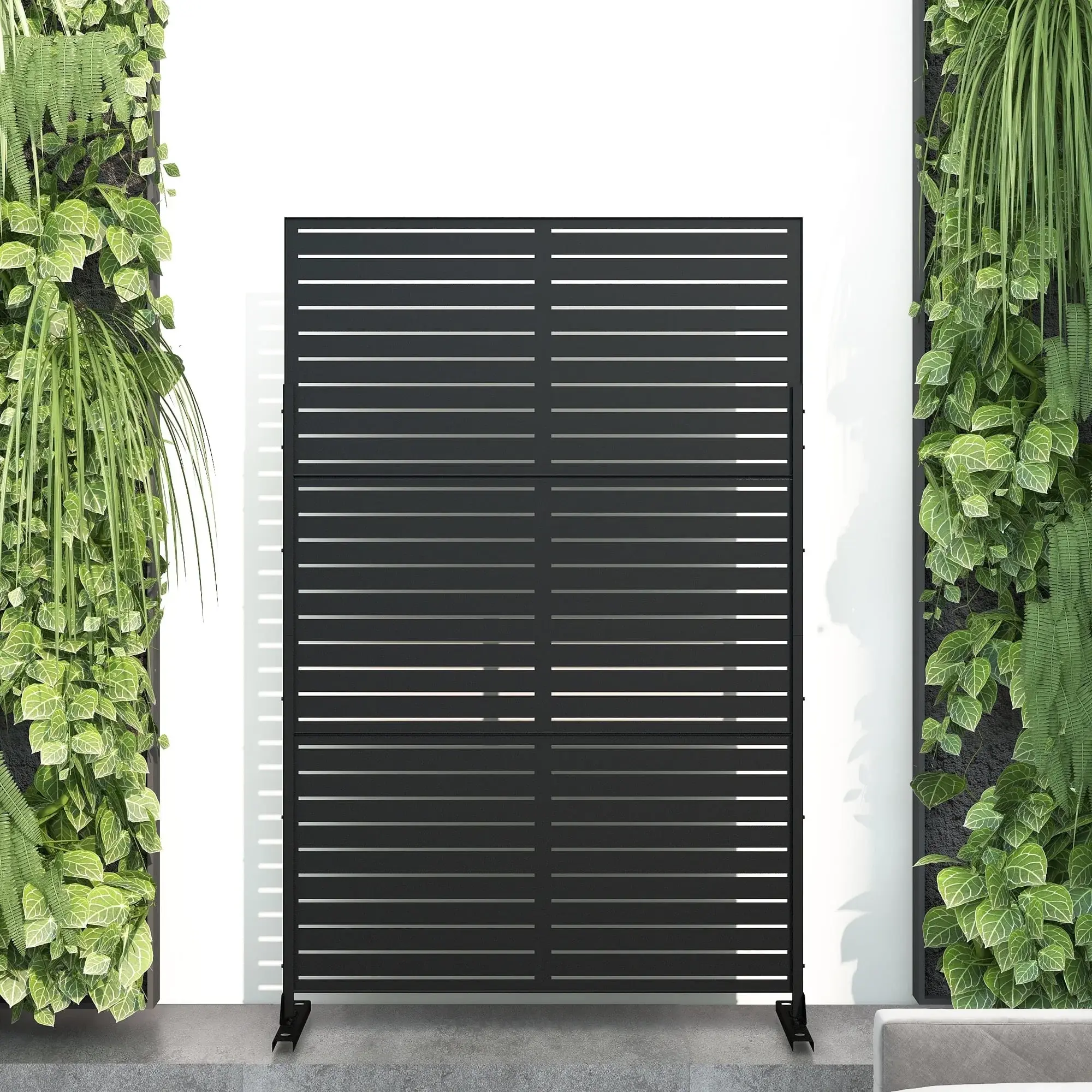 Black Metal Hedge Divider