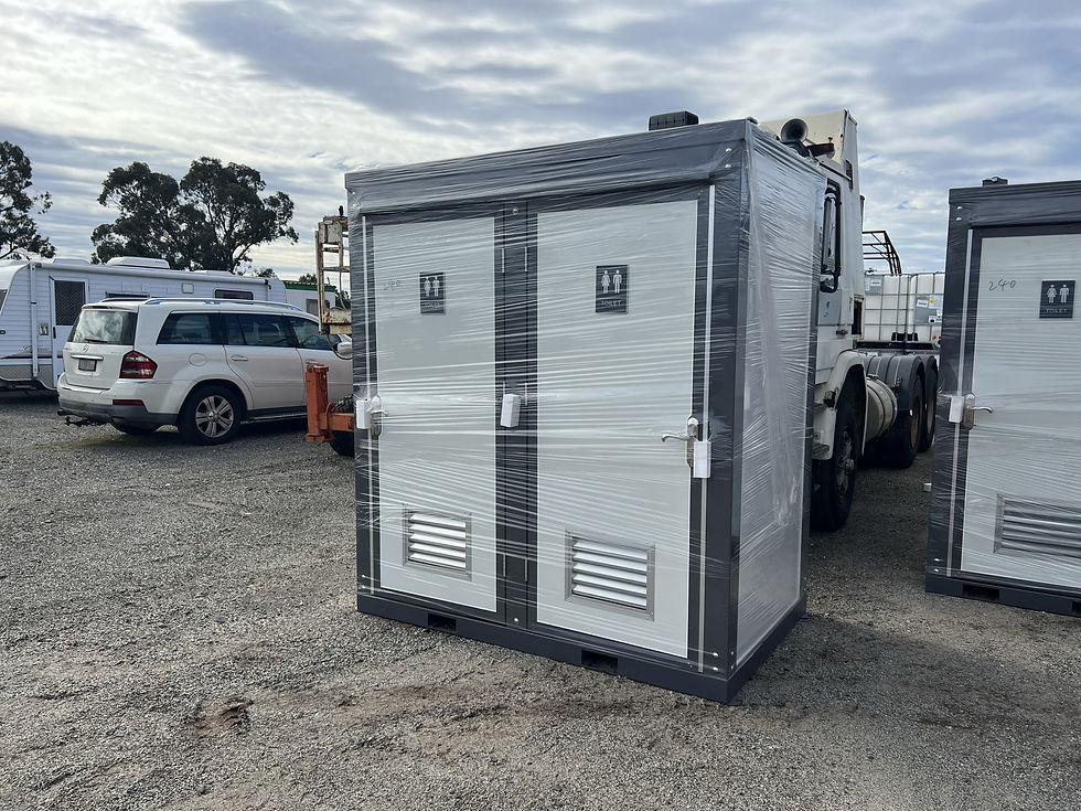 Double Transportable Toilet Unit Plumbed Portable Restroom 216cm Wide