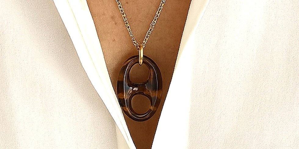 Collier Moka acier doré et résine marbrée