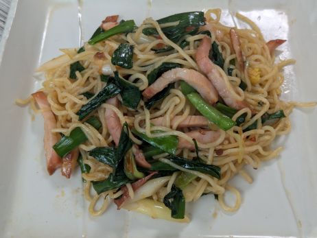 ニラのピリ辛焼きそば