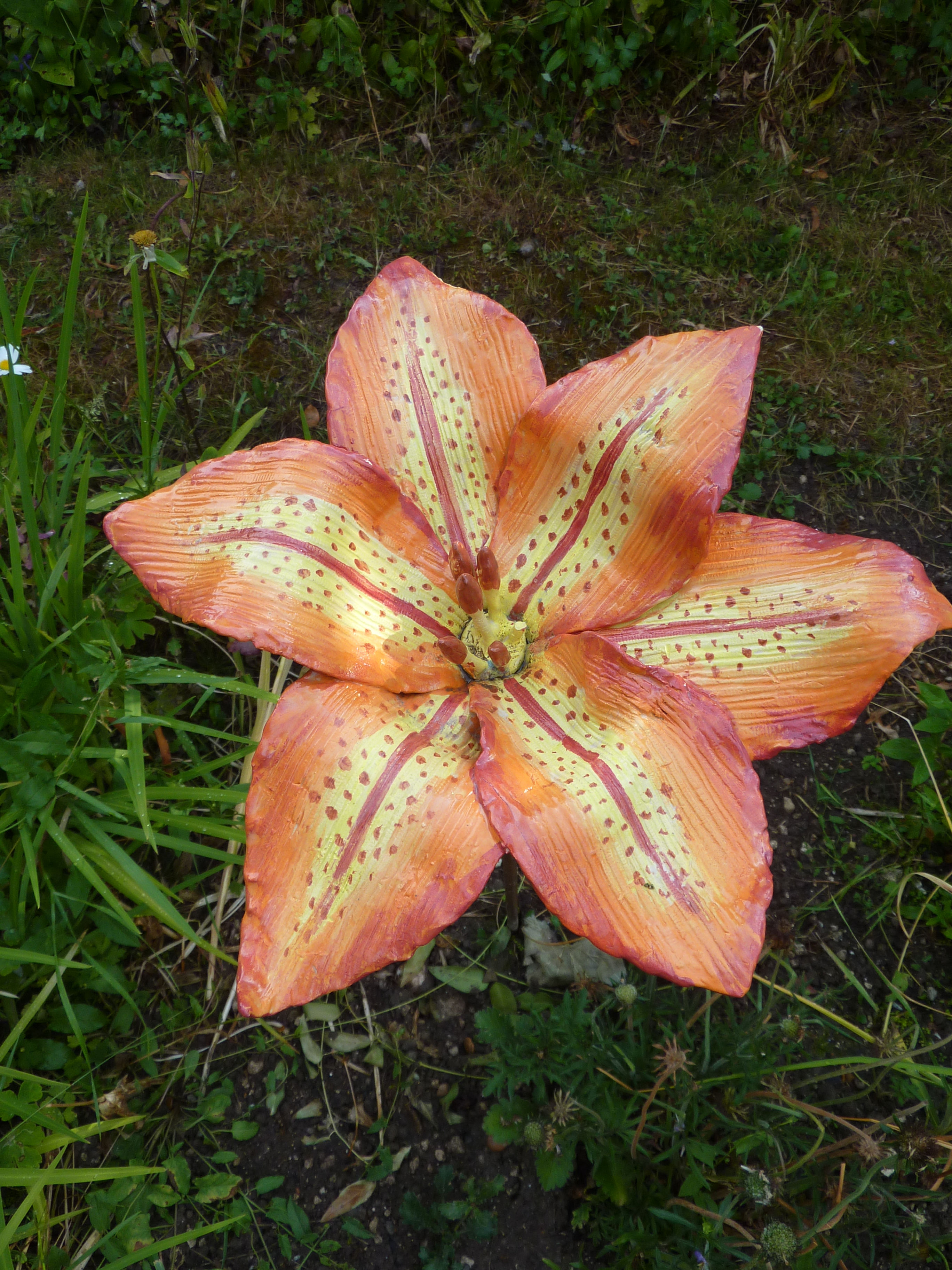Lily ceramic