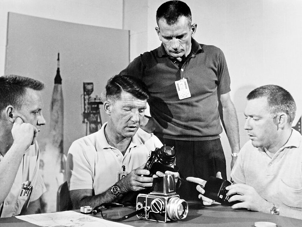 As NASA’s photo department grew rapidly, contact with the Swedish camera manufacturer broadened. In turn, Hasselblad modified and refined its cameras to make them even more suitable for space use, experimenting with different constructions and lenses. For many years, NASA was determined to cut every superfluous gram from the payload, meaning that the Hasselblads onboard were forced to be as lightweight and lean as absolutely possible and still maintain the famous Hasselblad quality. And this they did. - PHOTO NASA - HASSELBLAD