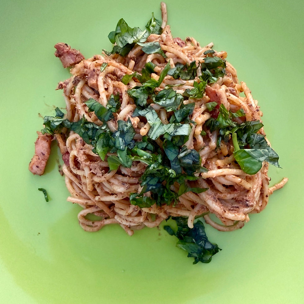Pasta with Romano pepper, courgette and black olive sauce