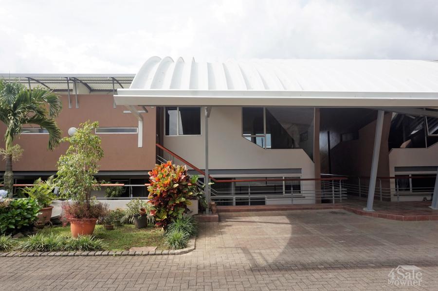ESCAZU GUACHIPELIN VENDO CASA $245.000