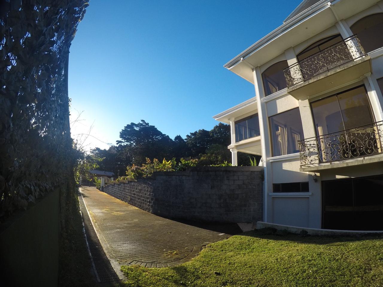 HEREDIA SAN RAFAEL RESIDENCIAL EL MONTE VENDO CASA $1.000.000 TEL 8509