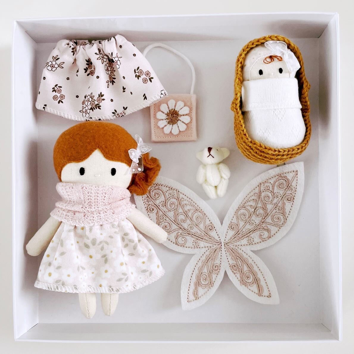 Dollhouse doll set D