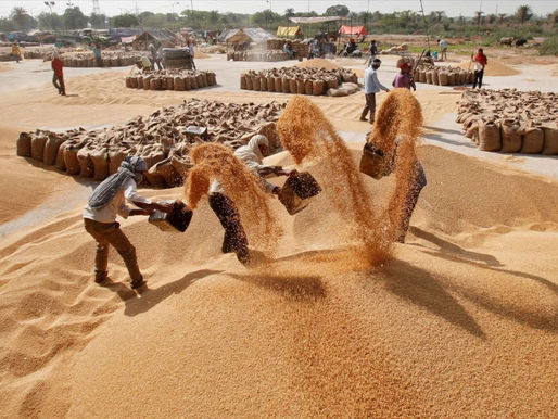 Wheat Price Surge, Chinese Slump, JetBlue Tender - What's Moving Markets