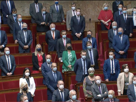 Hommage à Éric Masson dans l'hémicycle 